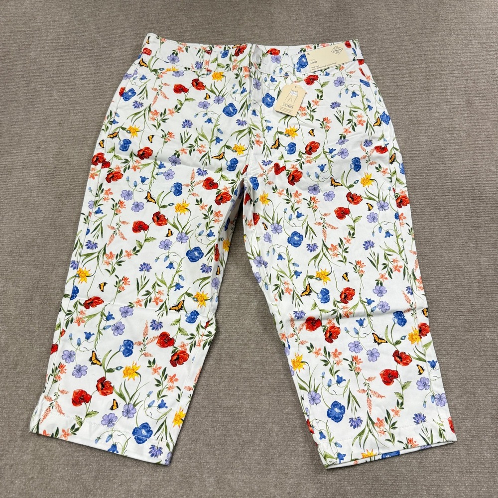 NWT St. John's Bay Womens 16 White Floral Mid Rise Capri Pants